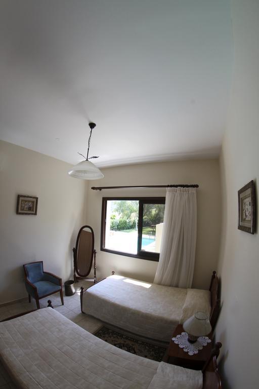 Eve Pissouri Rozaki Villa Kamer foto